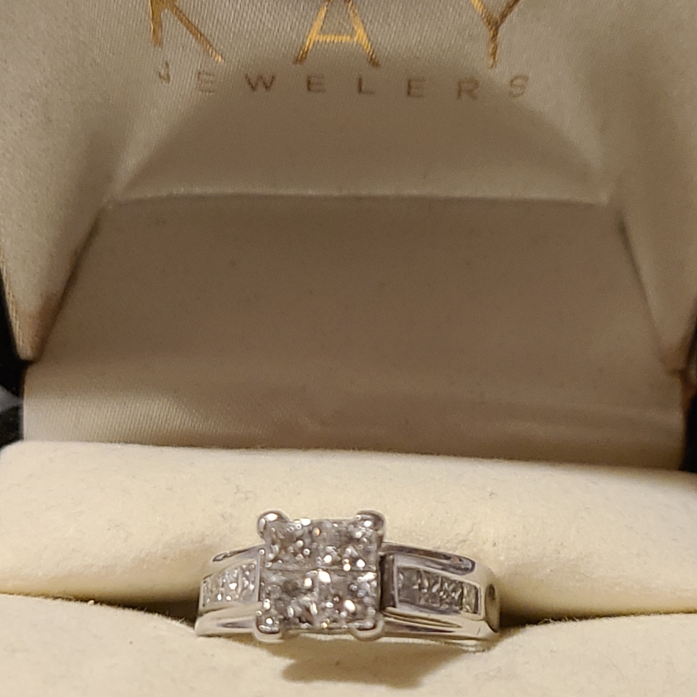 Kay Jewelers diamond ring - Picture 6 of 14